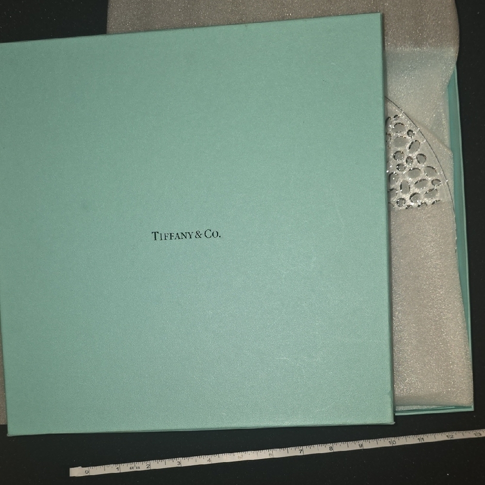 Tiffany & Co. Clear Glass Plate with Textured Design - Picture 14 of 14